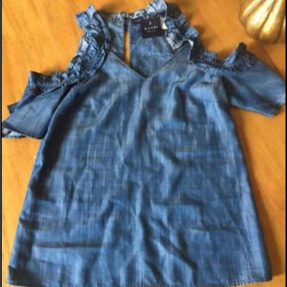 NWT Chambray jean cold shoulder top - XS